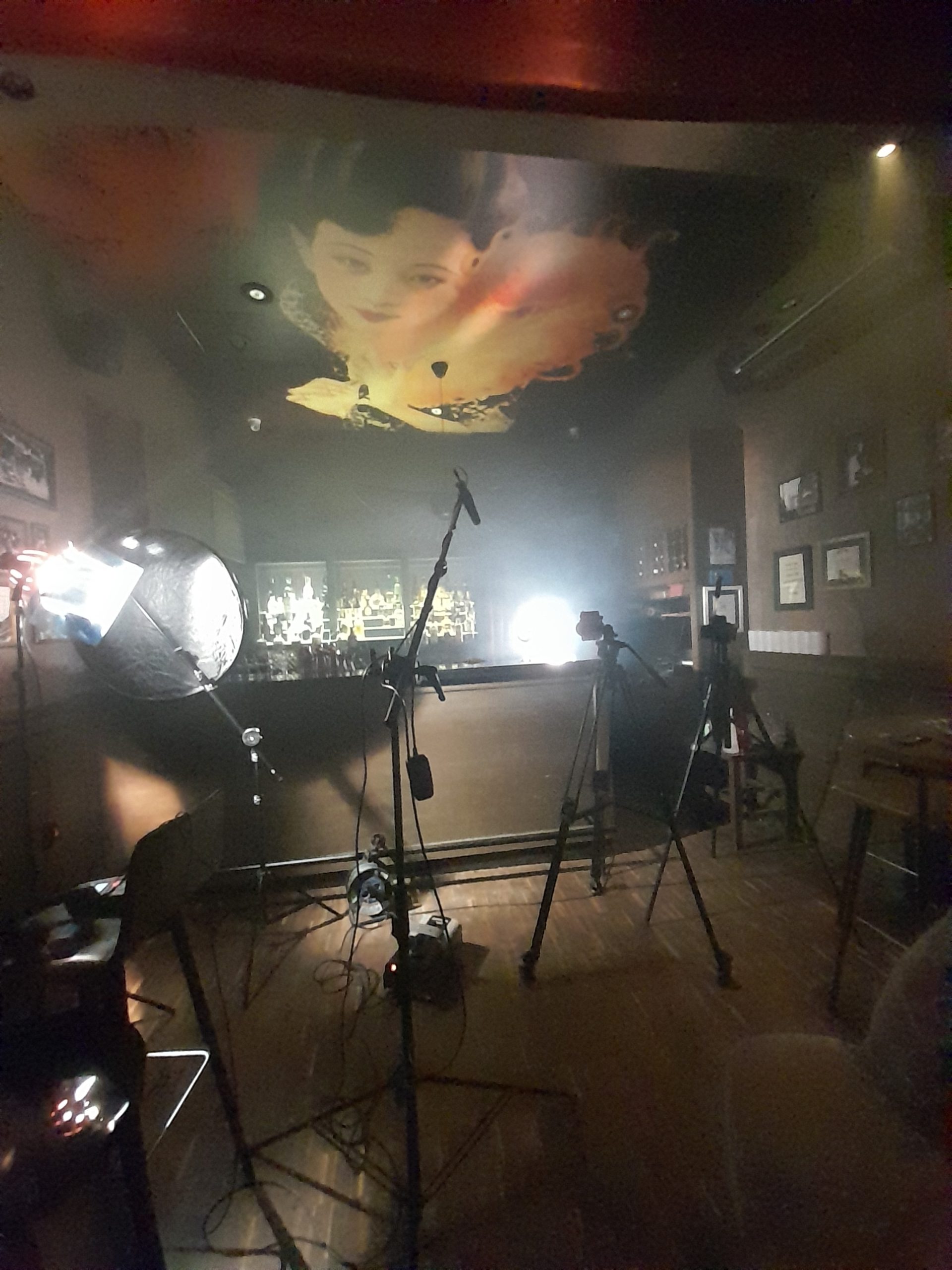 Liquid Cinema: Transforming the Bar Counter into a Stage